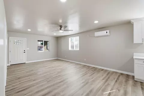 Living - 520 E Yale Ave, Dinuba, CA 93618 photo 3 of 5