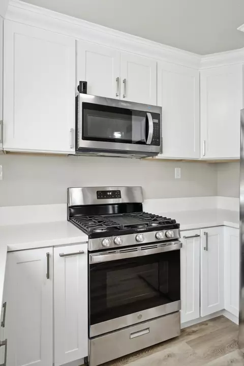 Kitchen - 520 E Yale Ave, Dinuba, CA 93618 photo 5 of 5