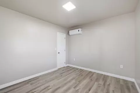 Bedroom - 520 E Yale Ave, Dinuba, CA 93618 photo 1 of 4