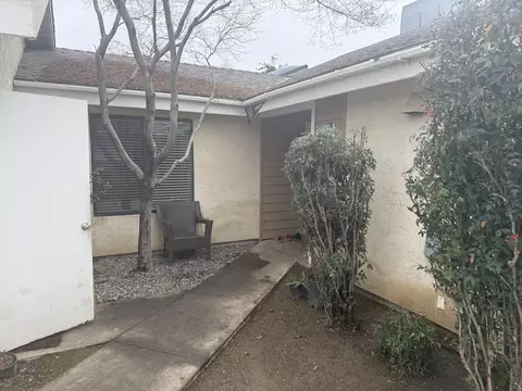1338 E Castlecrest Ave, Visalia, CA 93292 photo 3