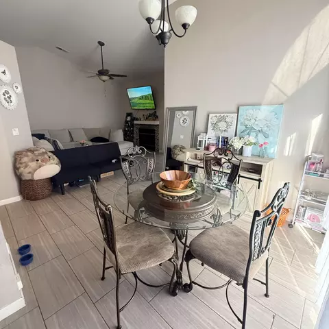 1338 E Castlecrest Ave, Visalia, CA 93292 photo 11