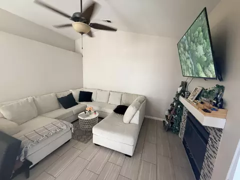 1338 E Castlecrest Ave, Visalia, CA 93292 photo 17