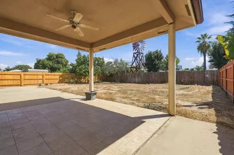 Exterior - 2139 E Kaweah Ct, Visalia, CA 93292 photo 5 of 7