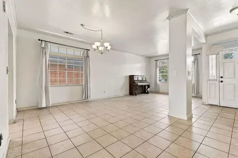 Living - 2139 E Kaweah Ct, Visalia, CA 93292 photo 7 of 13