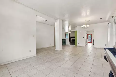 Living - 2139 E Kaweah Ct, Visalia, CA 93292 photo 3 of 13