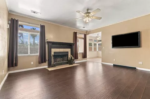 Living - 2139 E Kaweah Ct, Visalia, CA 93292 photo 9 of 13