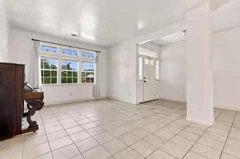 Living - 2139 E Kaweah Ct, Visalia, CA 93292 photo 4 of 13