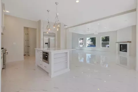 Living - 169 Lake Dr, Lemoore, CA 93245 photo 8 of 9