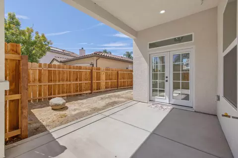 Exterior - 169 Lake Dr, Lemoore, CA 93245 photo 5 of 7