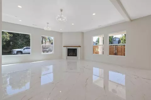 Living - 169 Lake Dr, Lemoore, CA 93245 photo 4 of 9