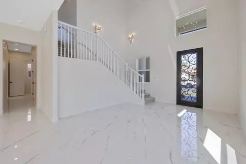 Entry Way - 169 Lake Dr, Lemoore, CA 93245 photo 3 of 13