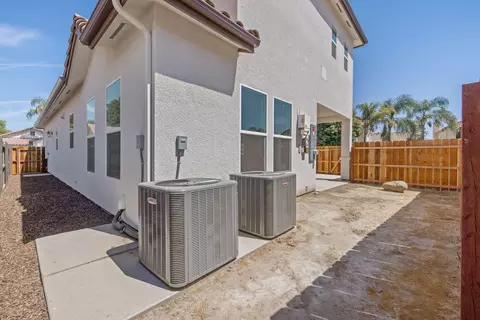 Exterior - 169 Lake Dr, Lemoore, CA 93245 photo 7 of 7
