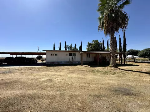 Exterior - 1748 Schott Rd, Earlimart, CA 93219 photo 2 of 11