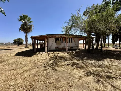 Exterior - 1748 Schott Rd, Earlimart, CA 93219 photo 11 of 11