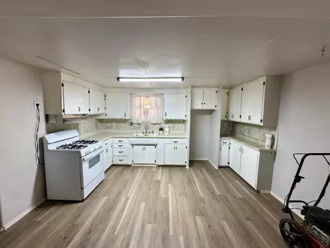 Kitchen - 1748 Schott Rd, Earlimart, CA 93219 photo 2 of 5