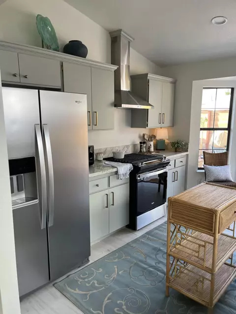 Kitchen - 1402 E Vassar Dr, Visalia, CA 93292 photo 1 of 3