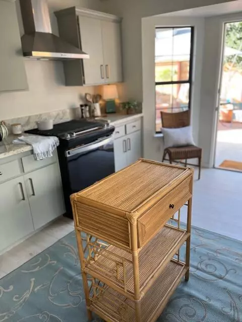 Kitchen - 1402 E Vassar Dr, Visalia, CA 93292 photo 3 of 3