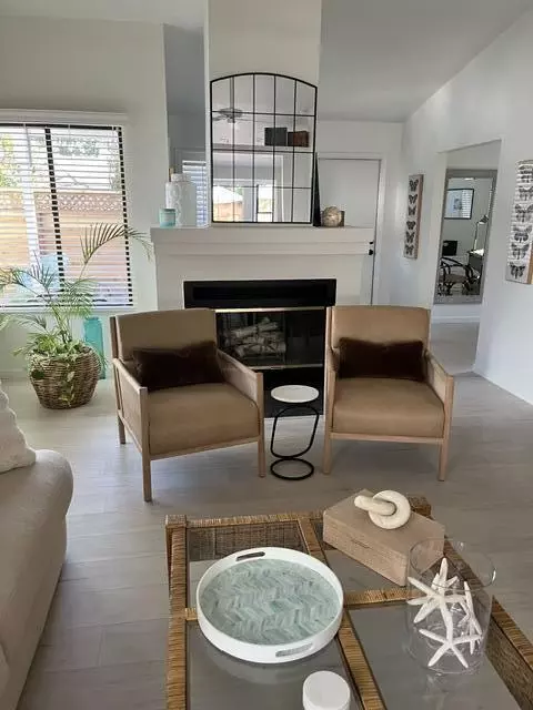 Living - 1402 E Vassar Dr, Visalia, CA 93292 photo 1 of 2