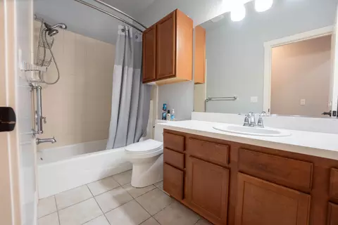 Bath - 1440 25th St, Oceano, CA 93445 photo 2 of 2