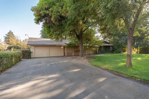1375 Pioneer Ave, Porterville, CA 93257