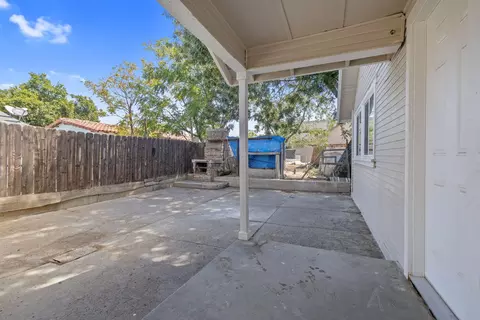 Exterior - 501 E Stanislaus St, Avenal, CA 93204 photo 3 of 6