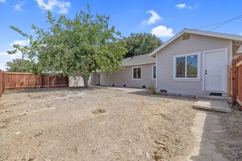 Exterior - 501 E Stanislaus St, Avenal, CA 93204 photo 6 of 6