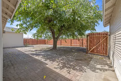 Exterior - 501 E Stanislaus St, Avenal, CA 93204 photo 5 of 6