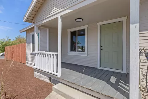 Exterior - 501 E Stanislaus St, Avenal, CA 93204 photo 2 of 6