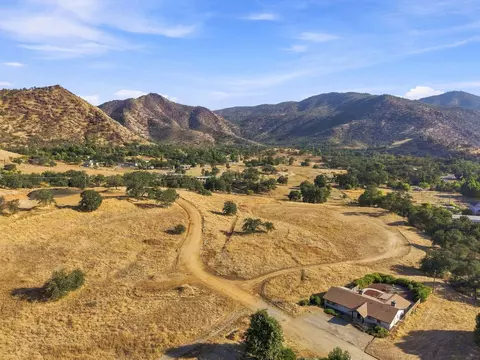 Sierra Drive, Three Rivers, CA 93271 photo 16
