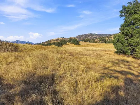 Sierra Drive, Three Rivers, CA 93271 photo 2