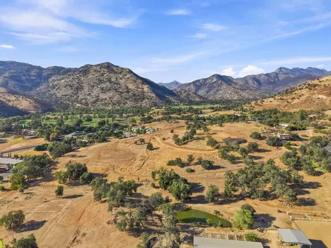 Sierra Drive, Three Rivers, CA 93271 photo 6