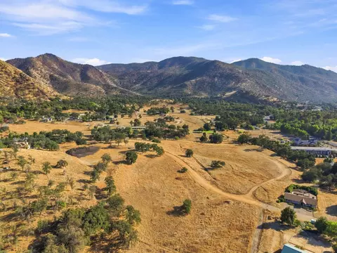 Sierra Drive, Three Rivers, CA 93271 photo 9
