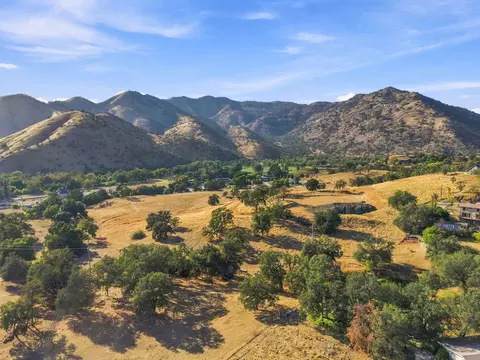 Sierra Drive, Three Rivers, CA 93271 photo 14