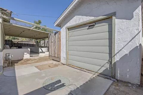 Exterior - 329 E Fedora Ave, Fresno, CA 93704 photo 7 of 14