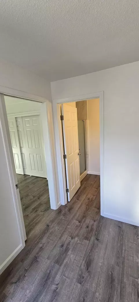 Entry Way - 329 E Fedora Ave, Fresno, CA 93704 photo 6 of 6