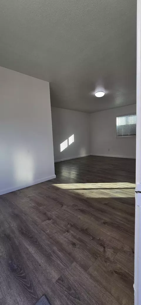 Living - 329 E Fedora Ave, Fresno, CA 93704 photo 4 of 5