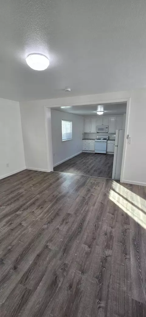 Living - 329 E Fedora Ave, Fresno, CA 93704 photo 3 of 5