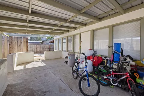 Exterior - 329 E Fedora Ave, Fresno, CA 93704 photo 11 of 14