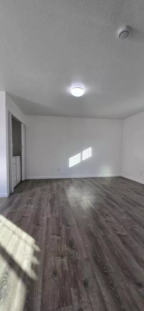 Living - 329 E Fedora Ave, Fresno, CA 93704 photo 5 of 5