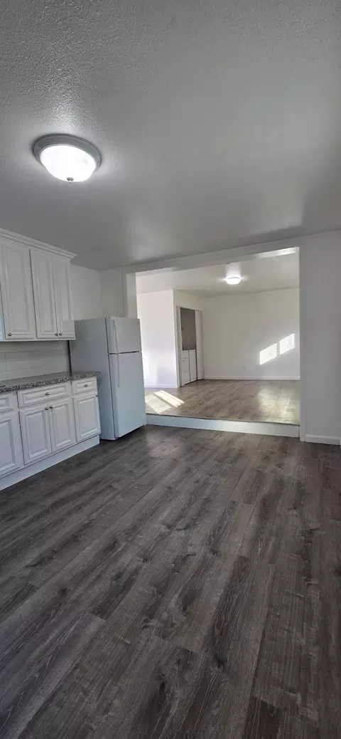 Kitchen - 329 E Fedora Ave, Fresno, CA 93704 photo 9 of 9