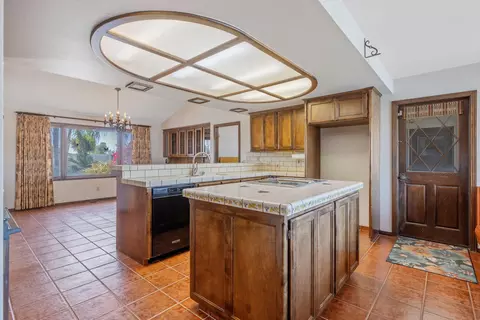 Kitchen - 20090 Avenue 264, Exeter, CA 93221 photo 5 of 5