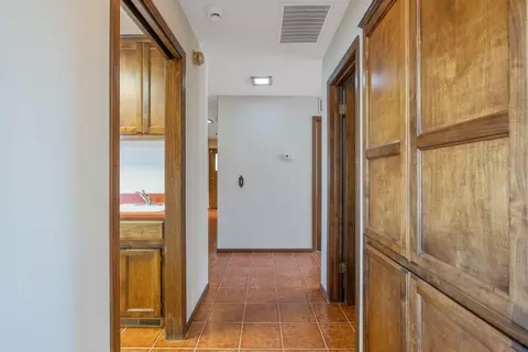 Entry Way - 20090 Avenue 264, Exeter, CA 93221 photo 3 of 12