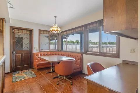 Dining - 20090 Avenue 264, Exeter, CA 93221 photo 5 of 6