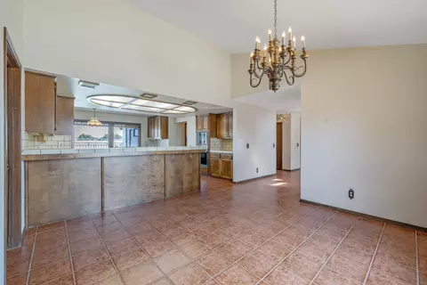 Dining - 20090 Avenue 264, Exeter, CA 93221 photo 4 of 6