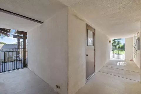 Entry Way - 20090 Avenue 264, Exeter, CA 93221 photo 11 of 12
