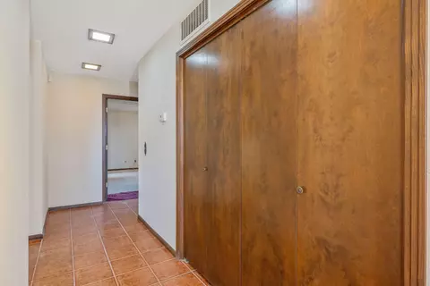 Entry Way - 20090 Avenue 264, Exeter, CA 93221 photo 4 of 12
