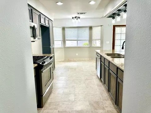 Kitchen - 785 Heath Ct, Lemoore, CA 93245 photo 4 of 4