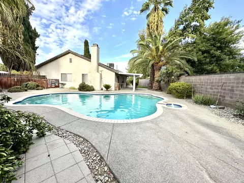 Exterior - 785 Heath Ct, Lemoore, CA 93245 photo 8 of 15