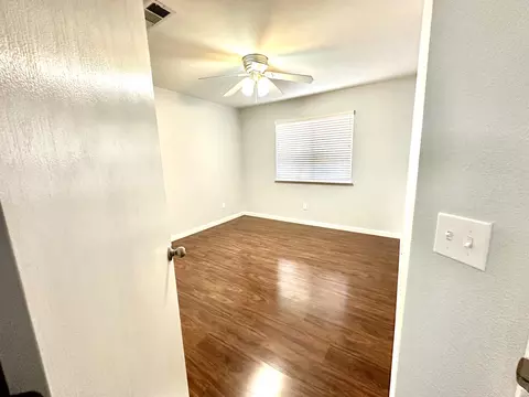 Bedroom - 785 Heath Ct, Lemoore, CA 93245 photo 2 of 4