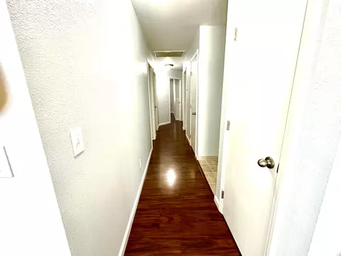 Entry Way - 785 Heath Ct, Lemoore, CA 93245 photo 2 of 2